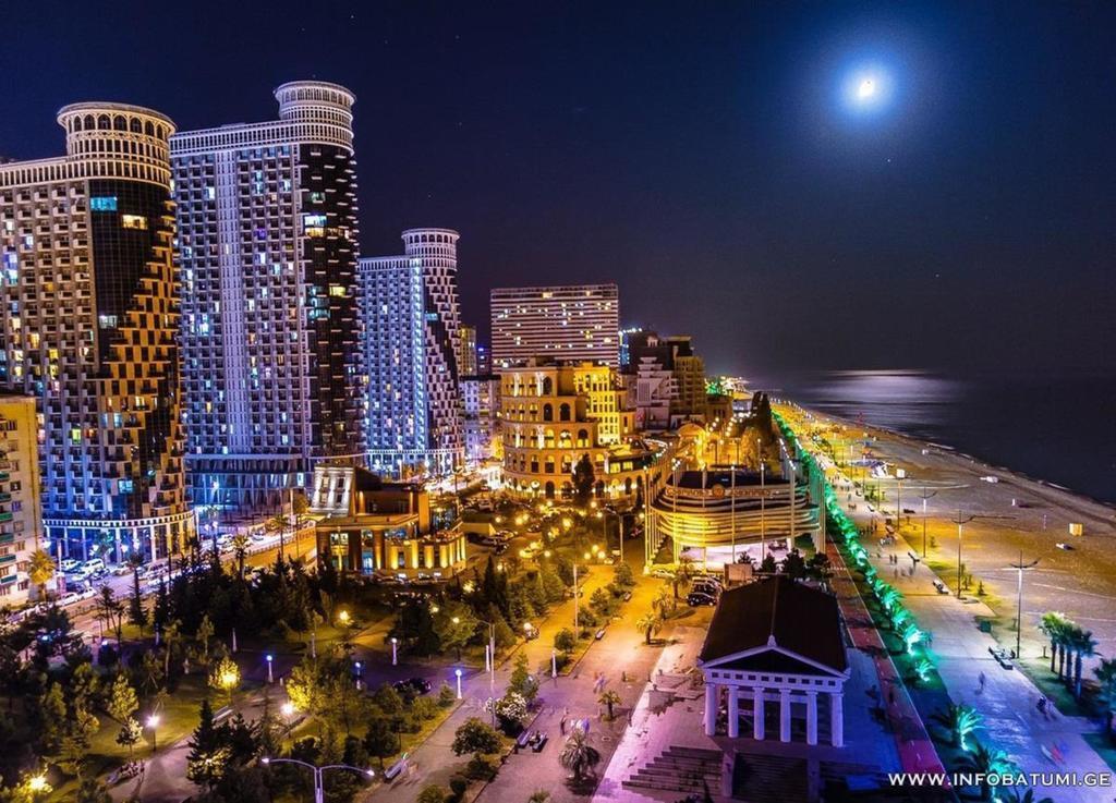 Батуми, 5 Комнатная Extérieur photo